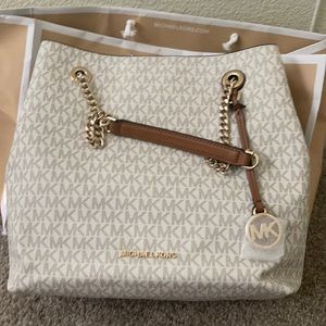 Micheal Kors Jet Set Chain - Vanilla